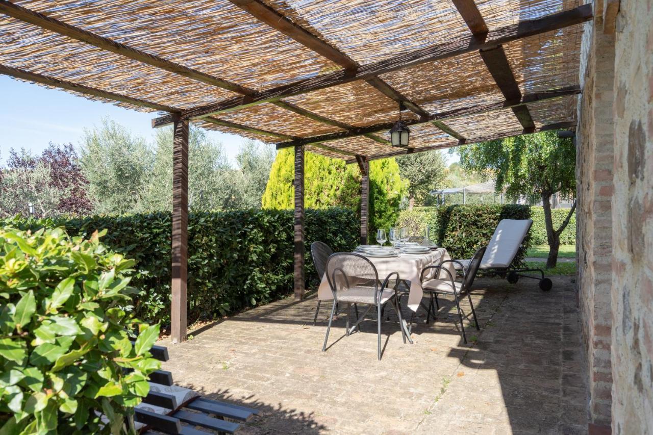 Le Rocche Di Valiano Aparthotel Luaran gambar